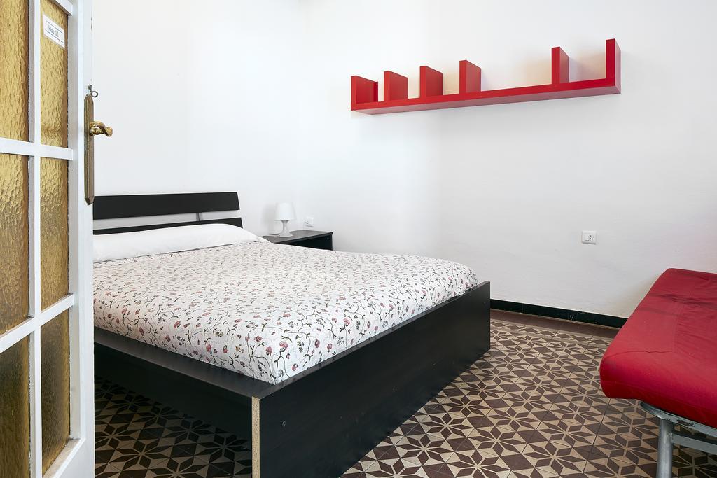 Blue Hostel Барселона Экстерьер фото