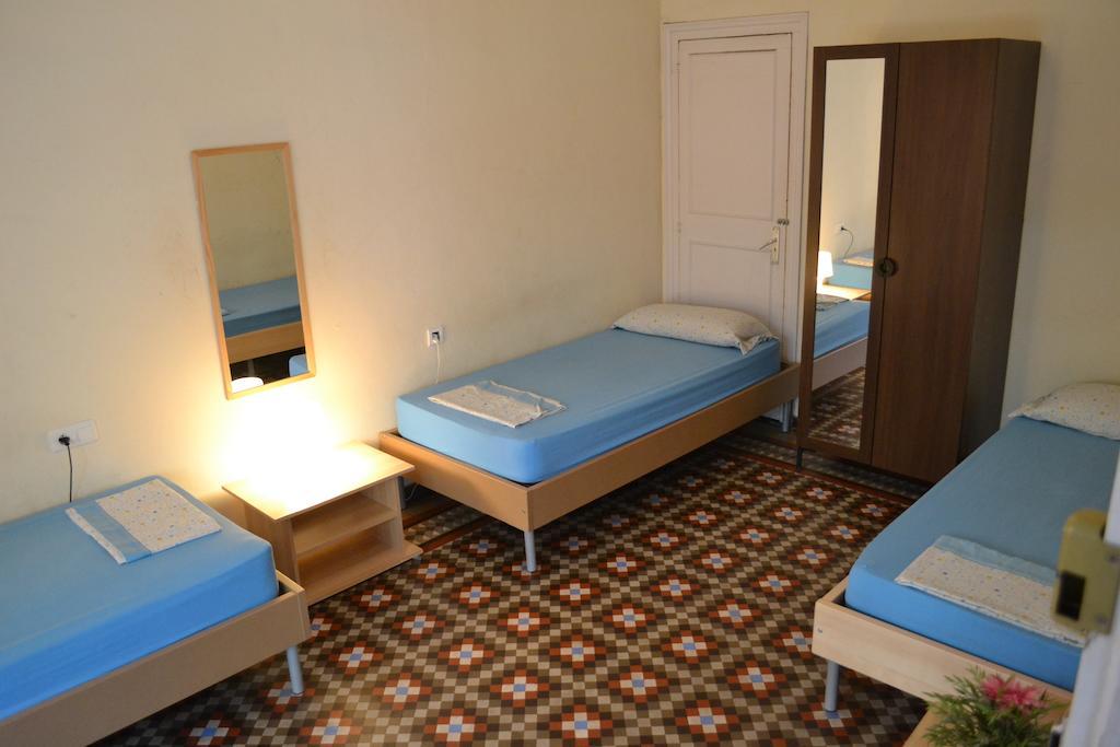Blue Hostel Барселона Номер фото